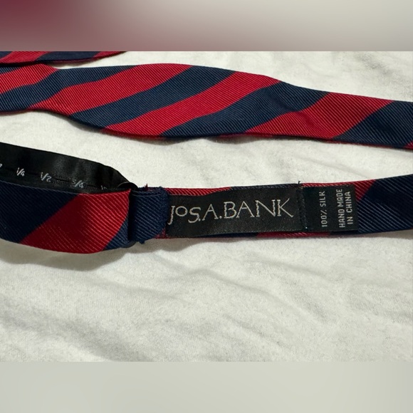Jos A Bank Red & Navy Blue Stripe Silk Bow tie - Picture 3 of 4